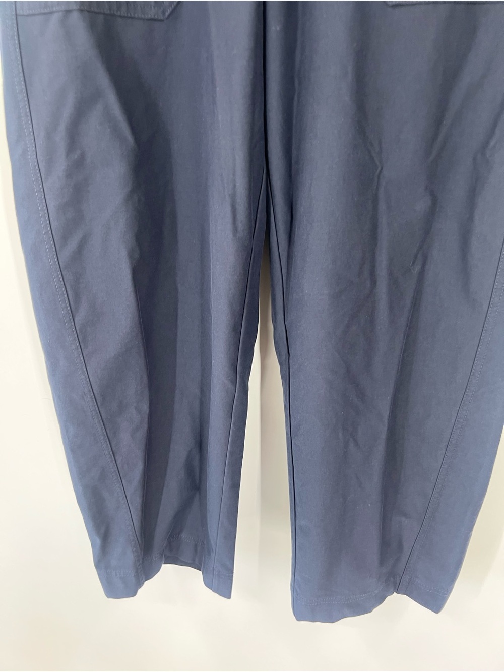 Athleta Skyline High Rise Barrel Leg Pants in Navy - Picture 4 of 9